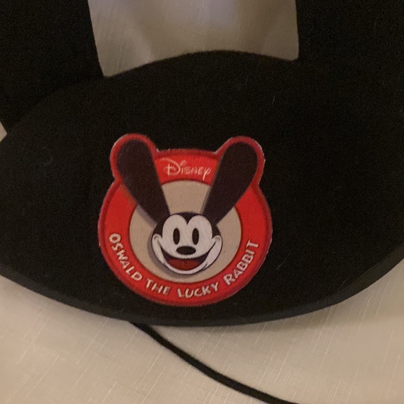 DISNEY Oswald The Lucky Rabbit Hat w Ears Limited Edition never worn - Picture 2 of 4